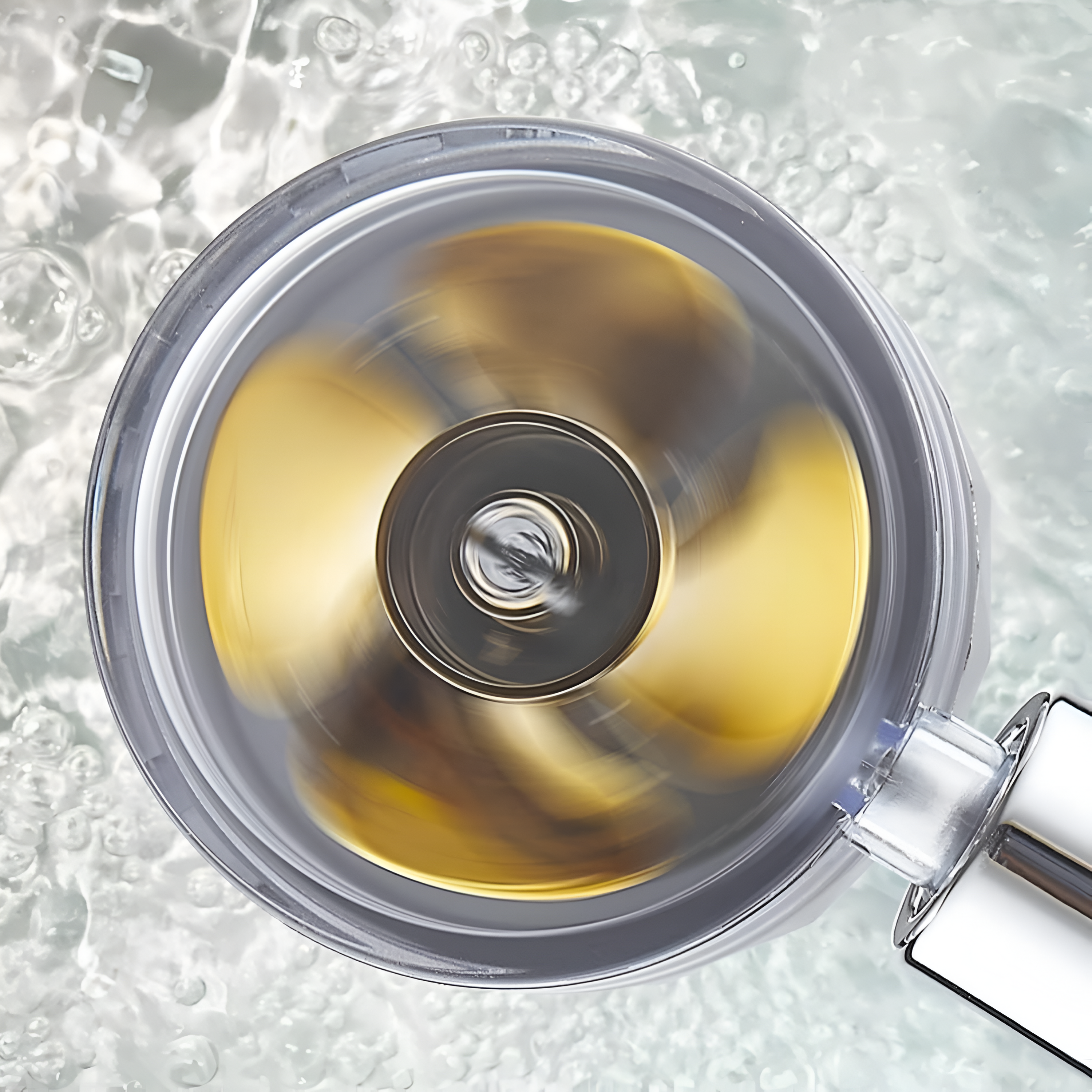 Shower head with filter spinner